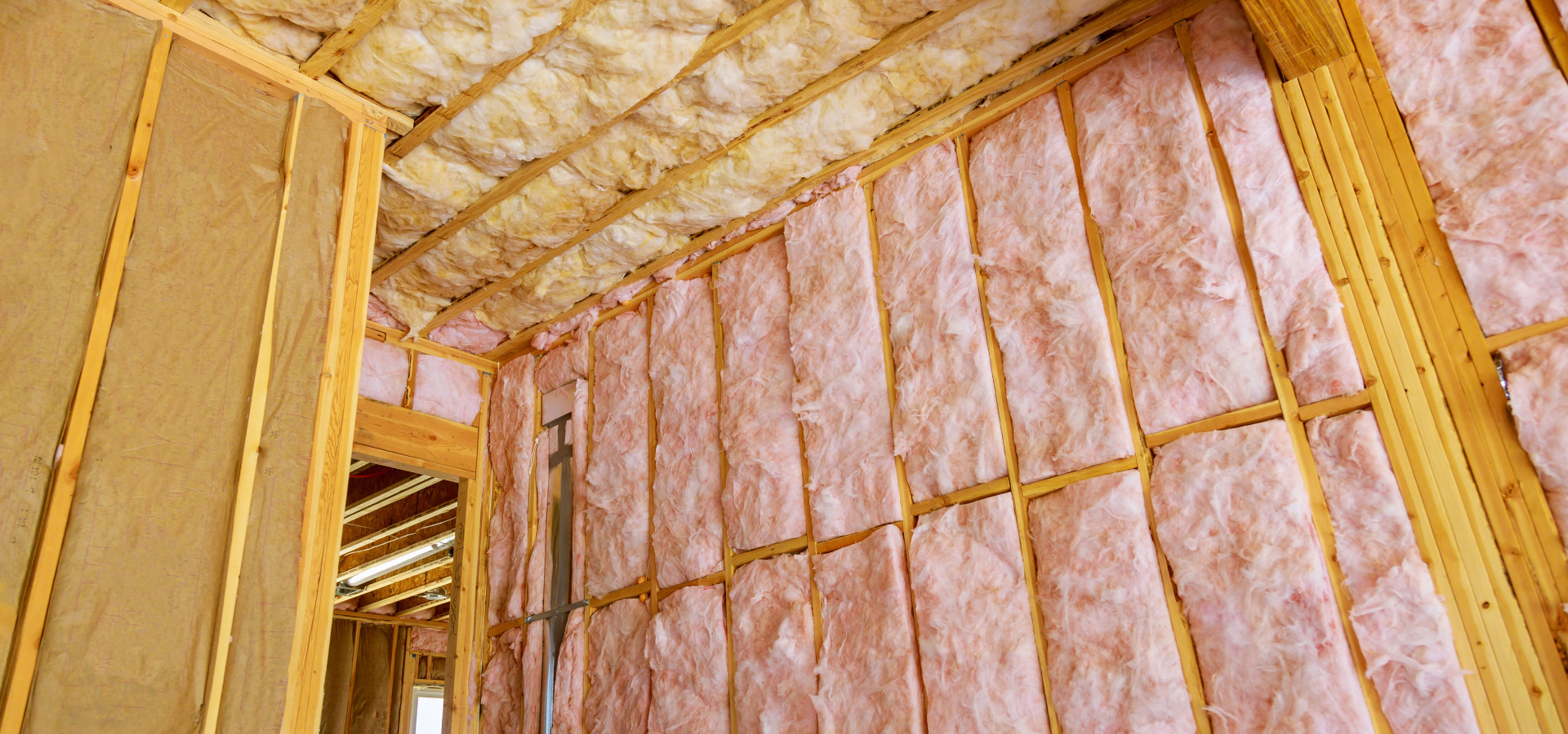 Courtier en travaux d'isolation dans le Morbihan